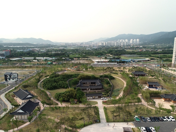 멀리서 바라본 박상진의사 생가의 모습