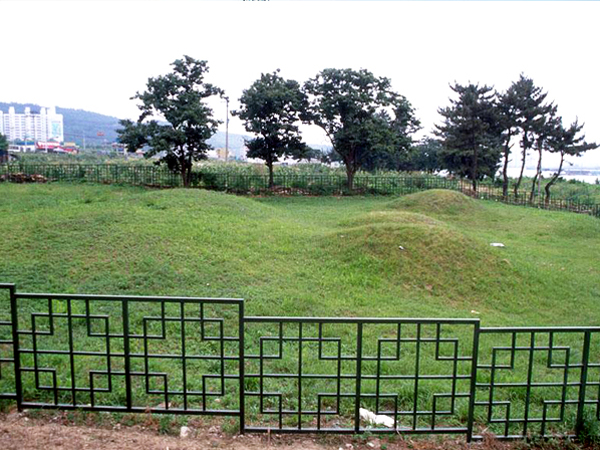 Jungsan-dong tombs2