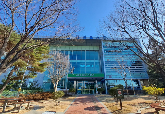 중앙도서관 리모델링 사업 현장사진-정문 입구