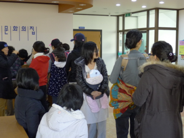 \'나도 새해에는 새 뜻으로 배우자\'  2011년 제1기 수강접수 농소3동 열기가 뜨겁다