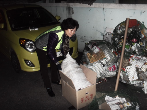 2012년 3월 첫째주 재활용분리수거 야간계도활동 실시
