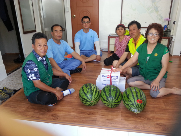 양정동 새마을협의회/부녀회 환경미화원 수박전달