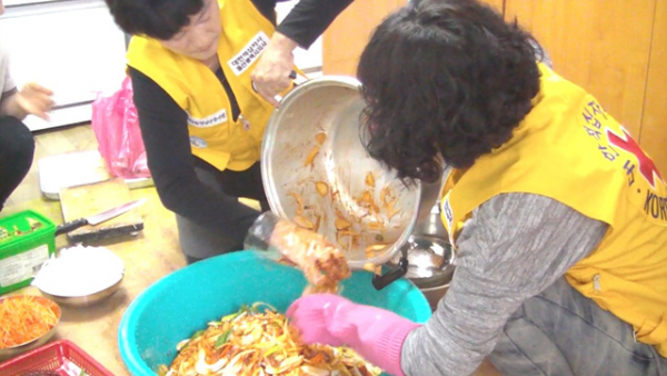 적십자봉사회 상안경로당 이미용 및 사랑의 음식나누기 행사