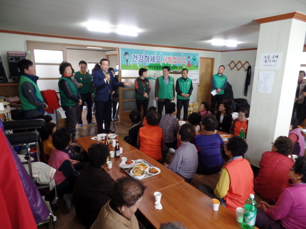 양정경로당 어르신 전복죽 대접 - 새마을 협의회부녀회