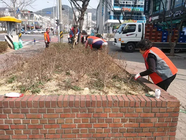 화봉로 화단 가꾸기