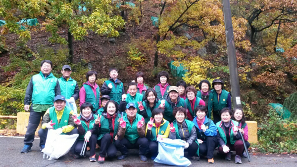 새마을 협의회,부녀회 심청골 저수지 환경정비