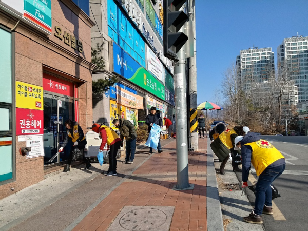 농소3동 적십자 봉사회 달천아이파크 부근 환경정화 활동