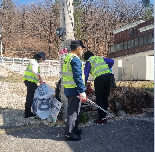 ('25. 3. 14.)  통장회 중리마을 환경정비 실시