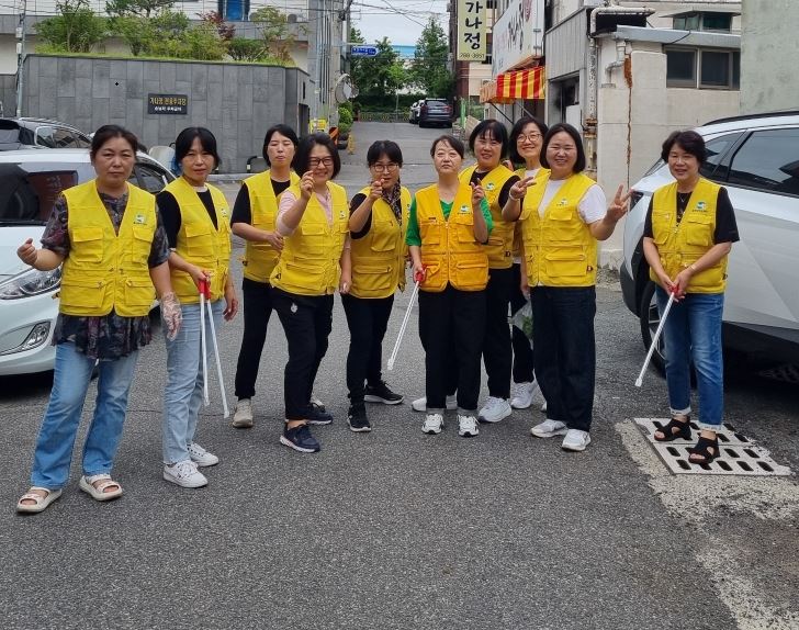 (25. 6. 24.) 여성자원봉사회 신전마을 깔끔이 환경정비