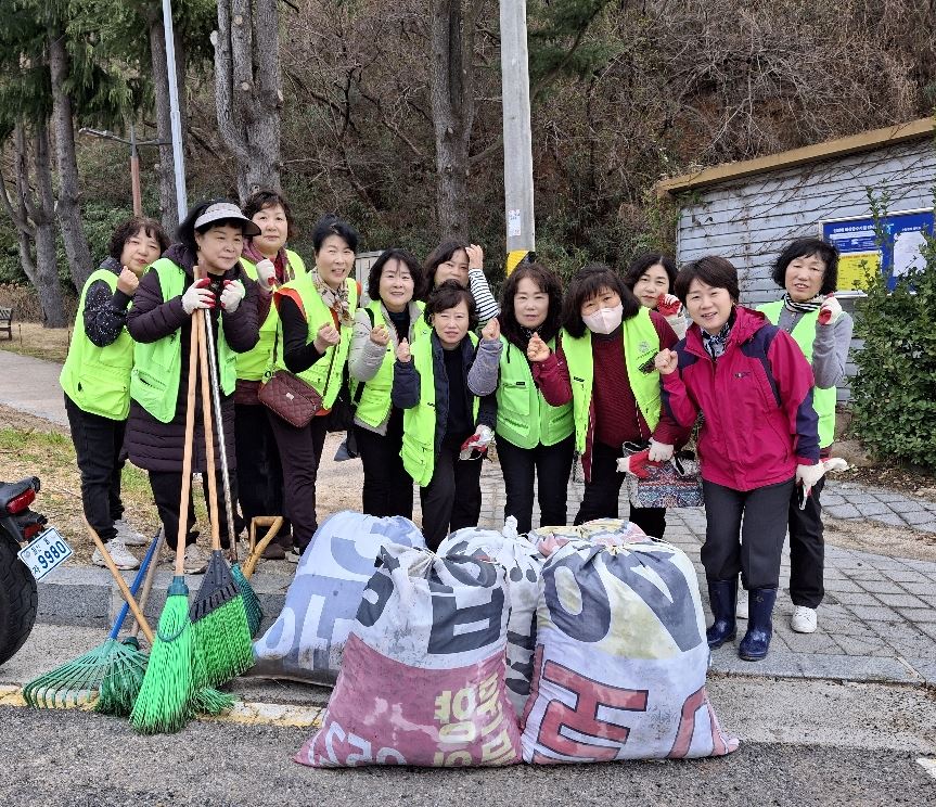('25. 3. 10.) 염포동 자연보호협의회 환경정비 실시