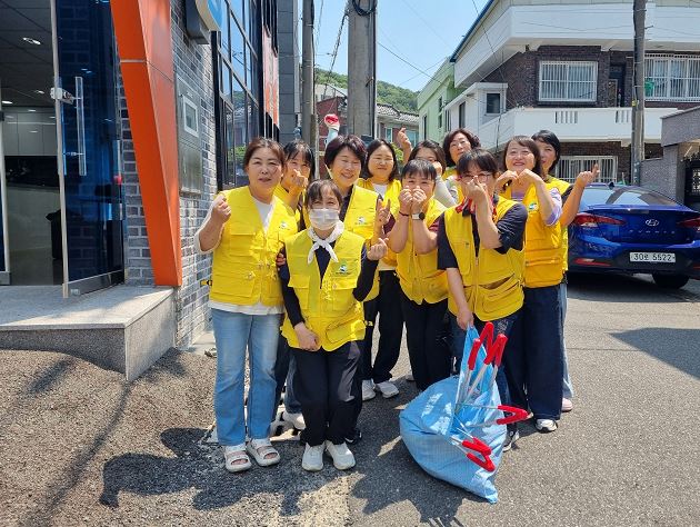 ('25. 5. 27.)  여성자원봉사회 신전마을 환경정비 실시