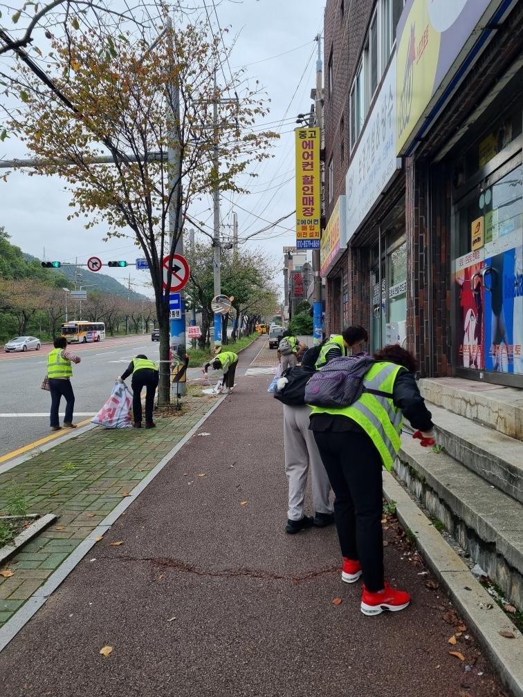 ('24. 10. 18.) 통장회 쓰레기 불법투기 감시 및 환경정비 활동 실시